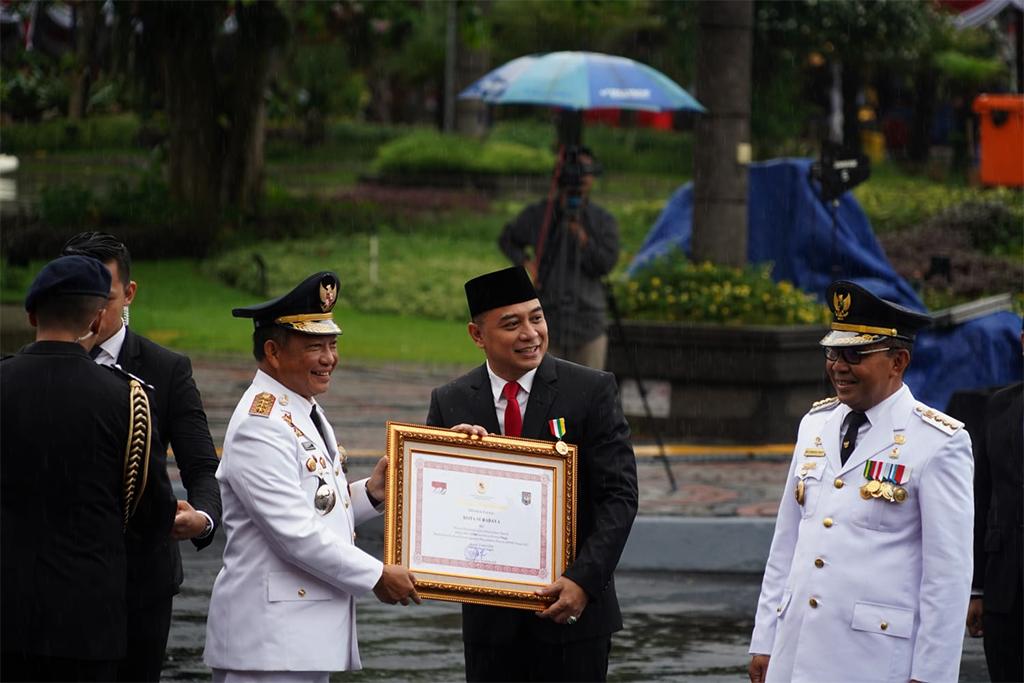 Surabaya Raih Dua Penghargaan di Hari Otoda, DPRD Puji Kinerja Wali Kota Eri