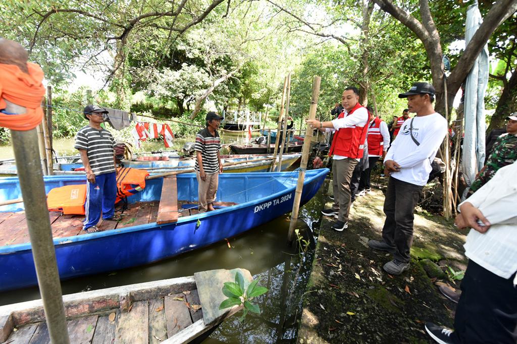 Wali Kota Eri Segera Bangun SPBU Khusus Nelayan dan TPI di Surabaya
