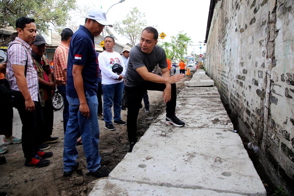 Pemkot Surabaya Fokus Tuntaskan Penanganan Banjir di 200 Titik hingga 2026