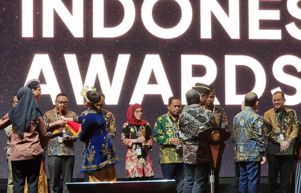 Kota Surabaya Raih Penghargaan Terbaik Pembangunan Berkelanjutan dari Wapres