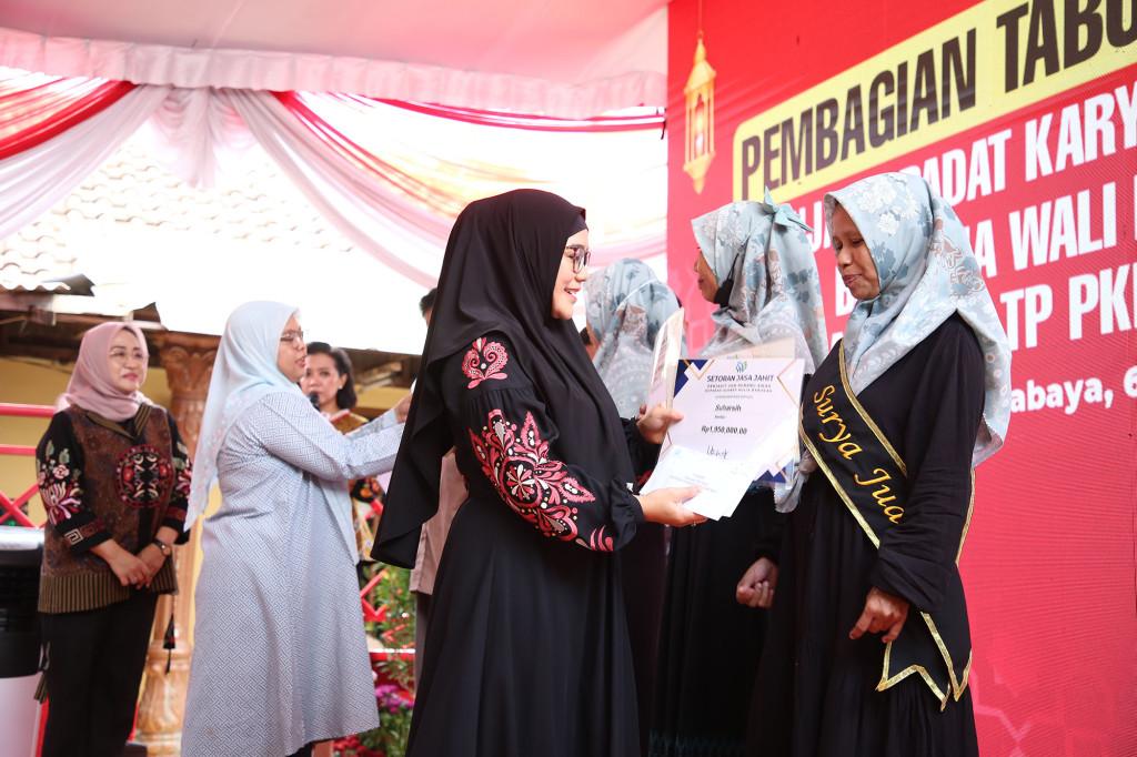 Berkah Program Tahara, Pelaku UMKM Jahit Benang Emas Hasilkan THR Rp65 juta