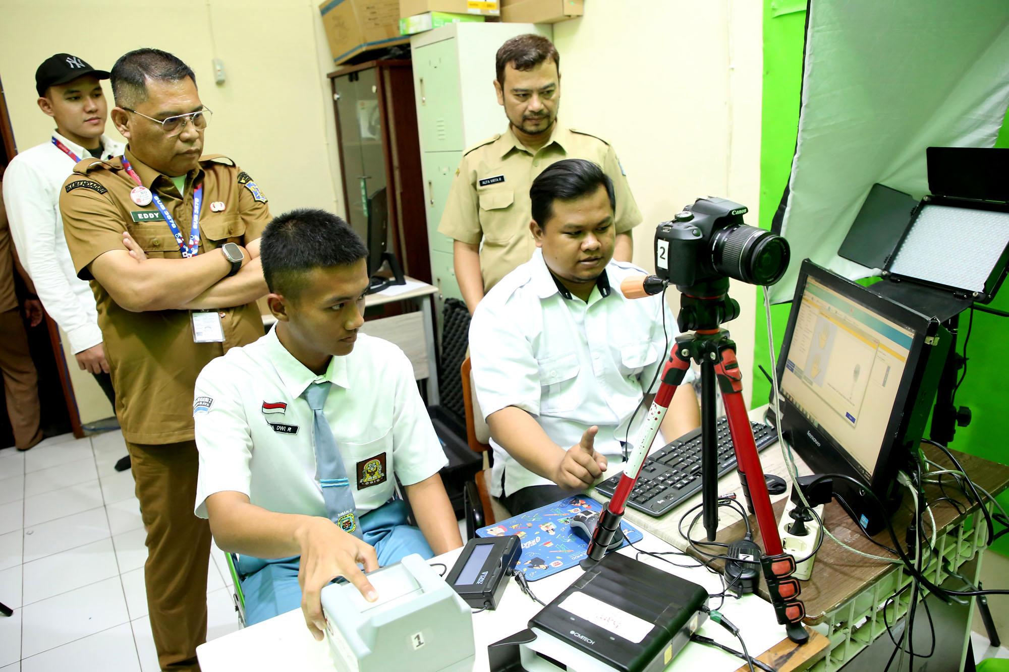 Pemkot Surabaya Percepat Perekaman KTP-el untuk Pemilih Pemula