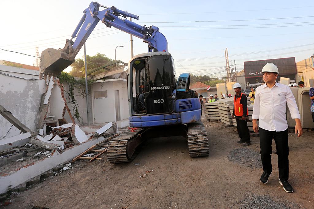 20 Tahunan Hanya Tambal Sulam, Perbaikan Jalan di Surabaya Lebih Menyeluruh